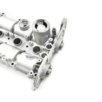 OE 04E103475AR Cobertura de cabeza de motor de plata para el motor 13JD